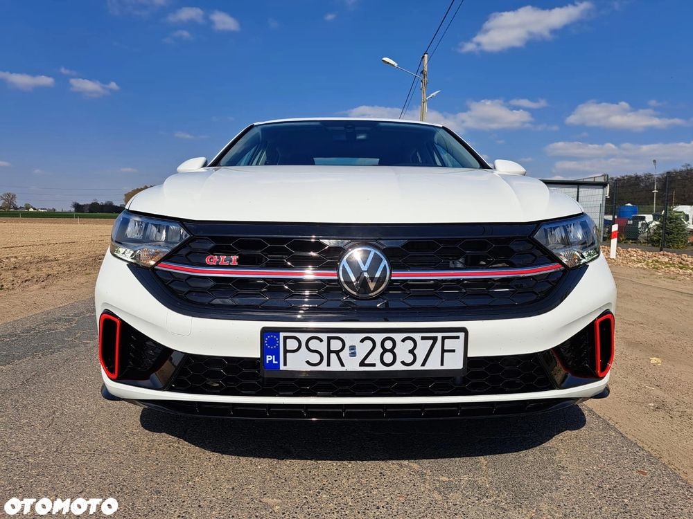 Volkswagen Jetta - 4