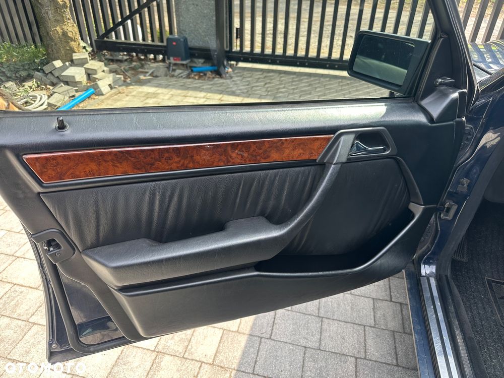 Mercedes-Benz W124 (1984-1993) - 12