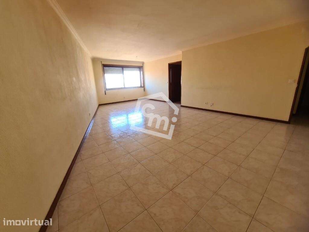 T0 espaçoso no centro de Leça da Palmeira - Grande imagem: 2/11