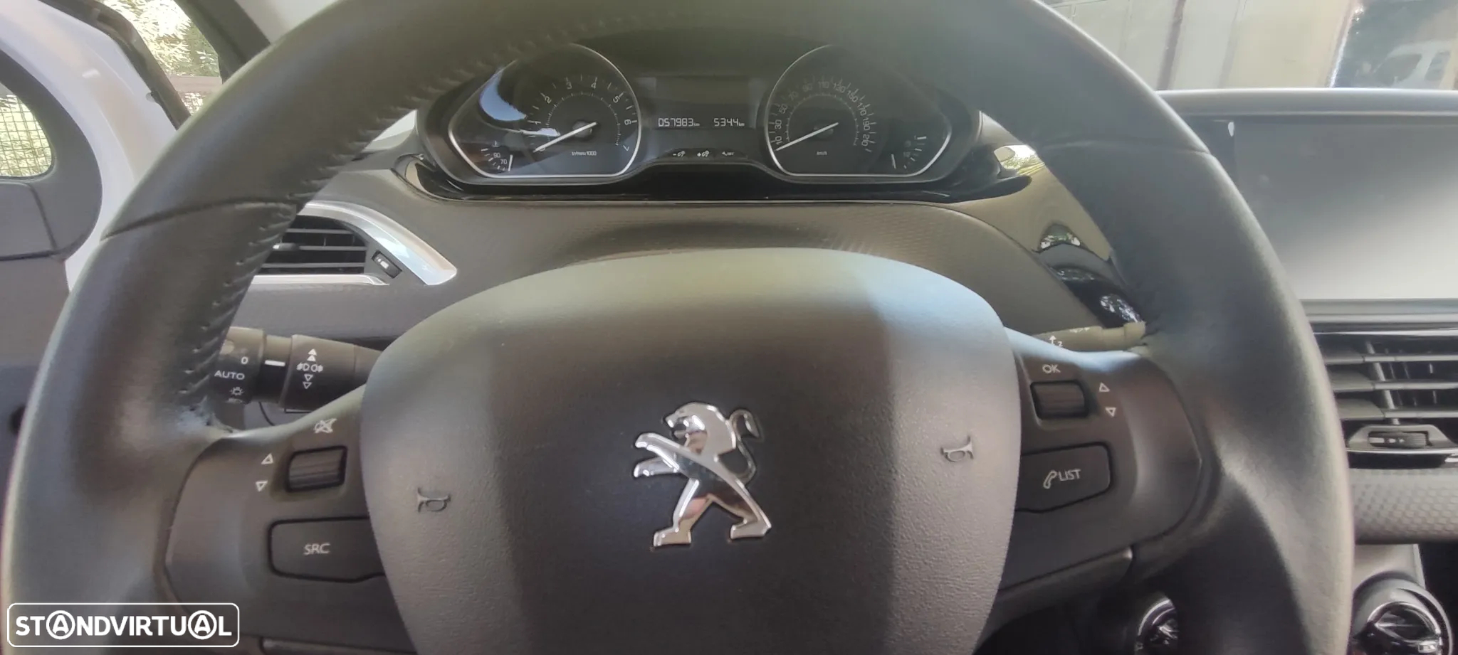 Peugeot 208 1.2 PureTech Signature - 29