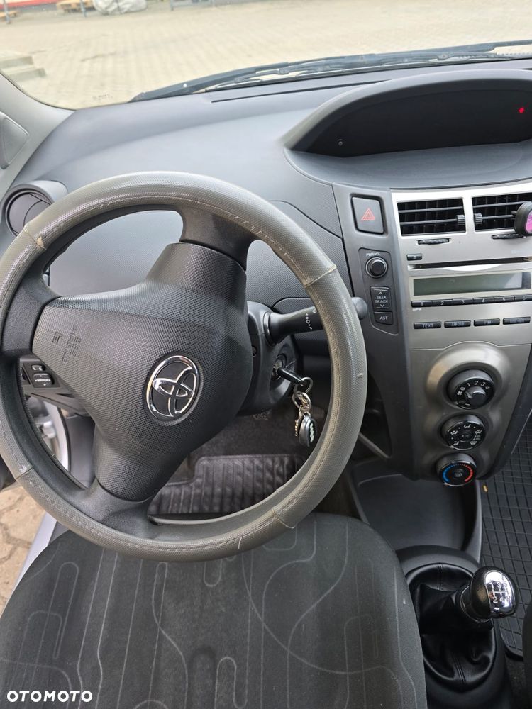 Toyota Yaris 1.0 Active - 12