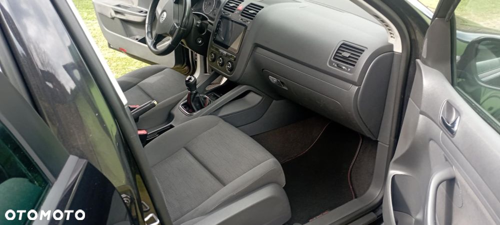 Volkswagen Golf - 11