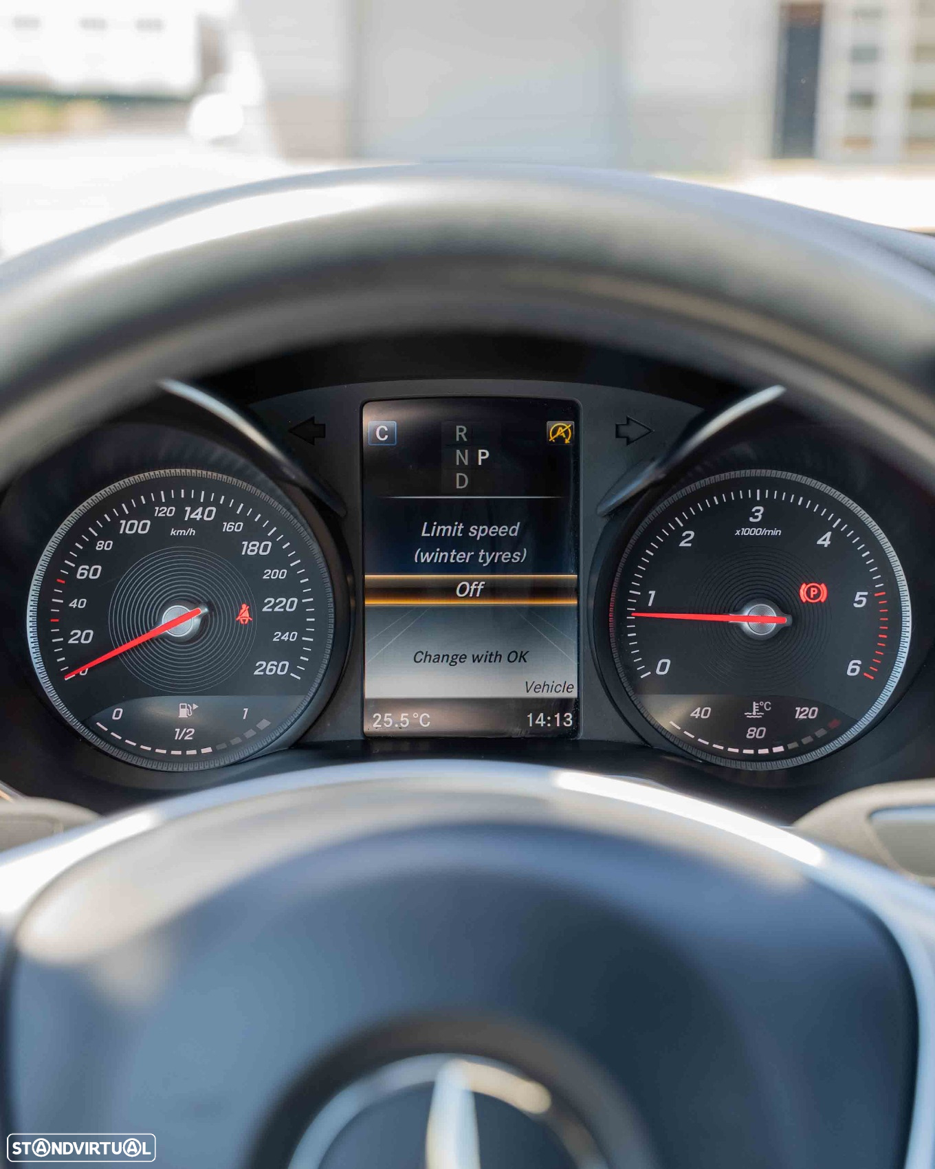 Mercedes-Benz C 220 d Coupe 4Matic 9G-TRONIC AMG Line - 24