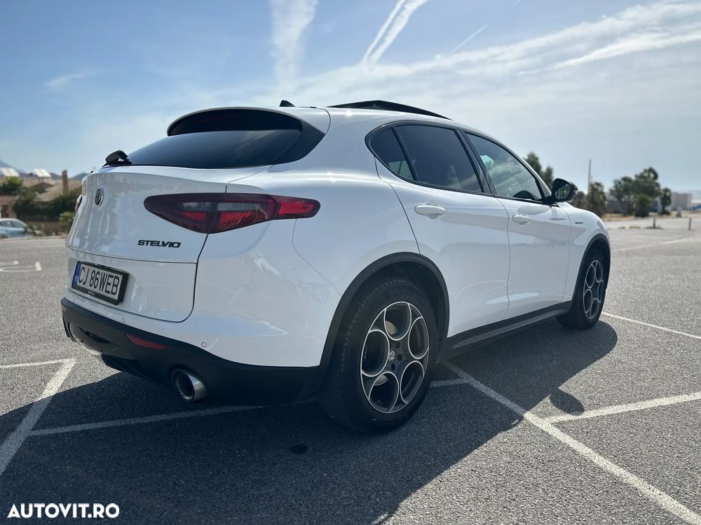 Alfa Romeo Stelvio 2.0 Turbo 16V AT8-Q4 Super - 9