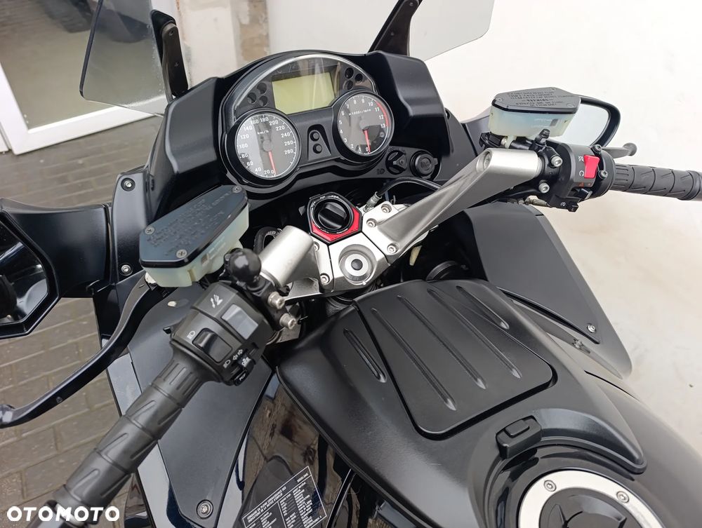 Kawasaki GTR - 18