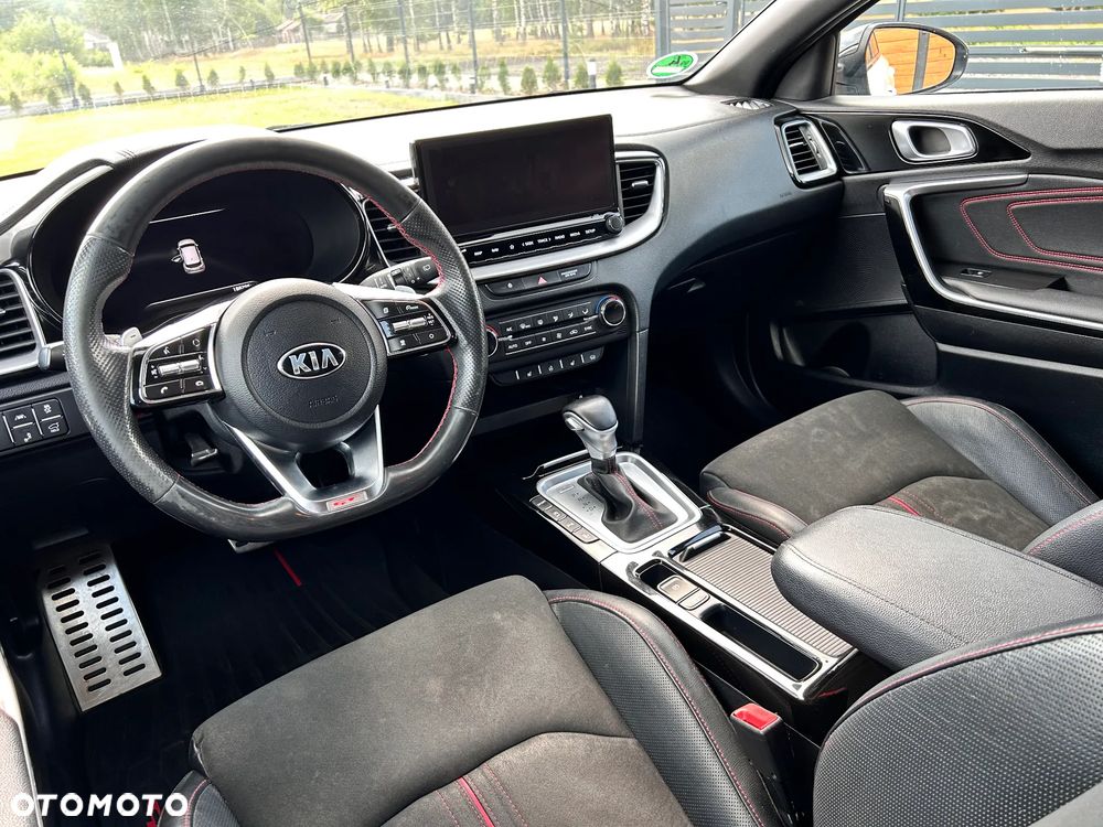 Kia ProCeed 1.6 T-GDI GT DCT - 11