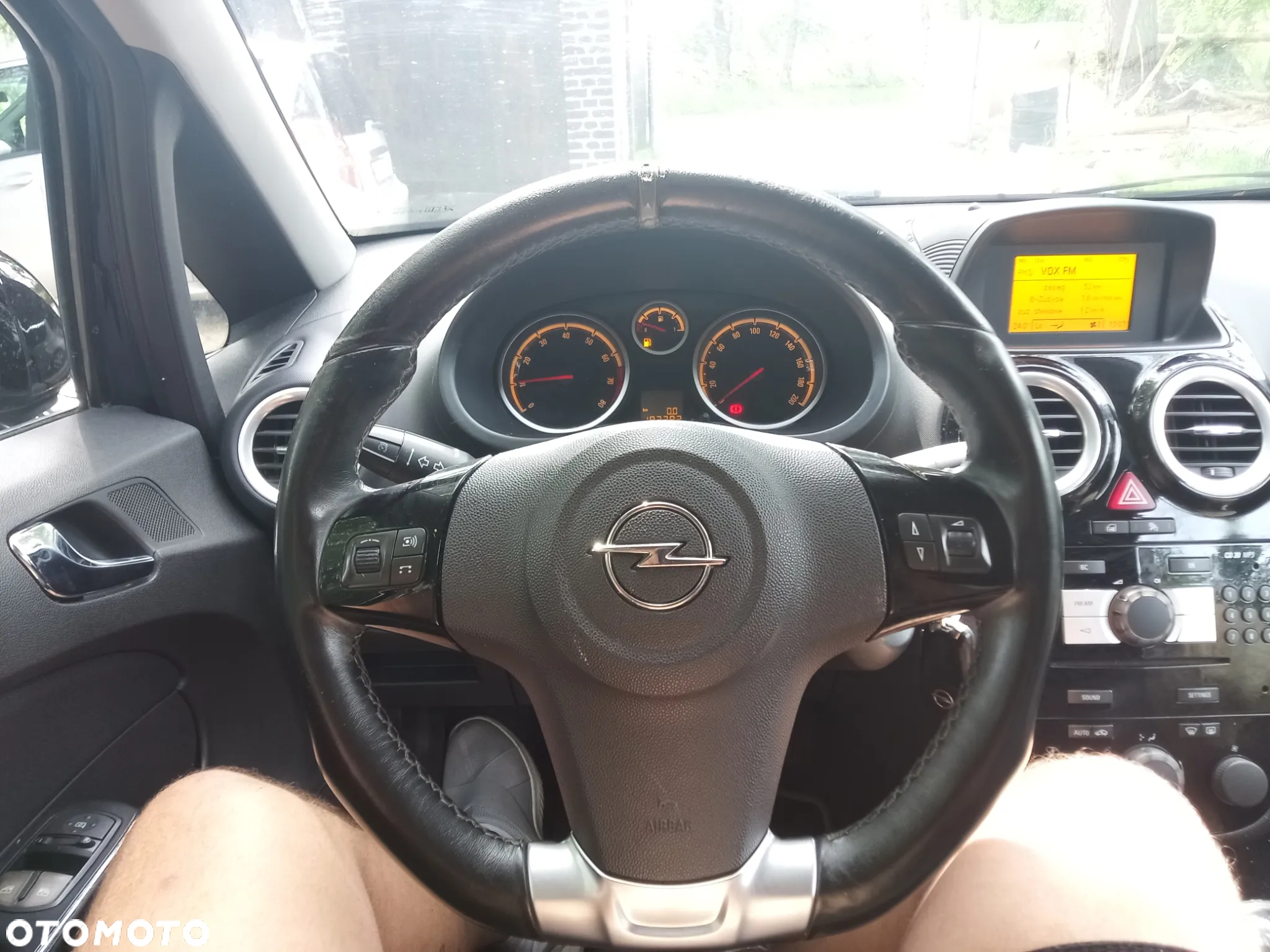 Opel Corsa 1.4 16V Sport - 9
