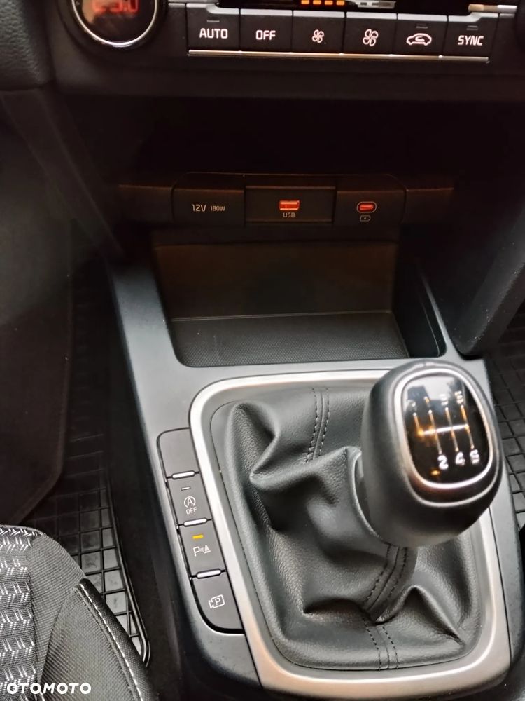 Kia XCeed 1.5 T-GDI M - 7