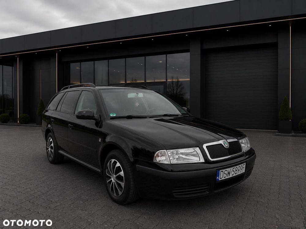 Skoda Octavia 1.6 Tour - 9