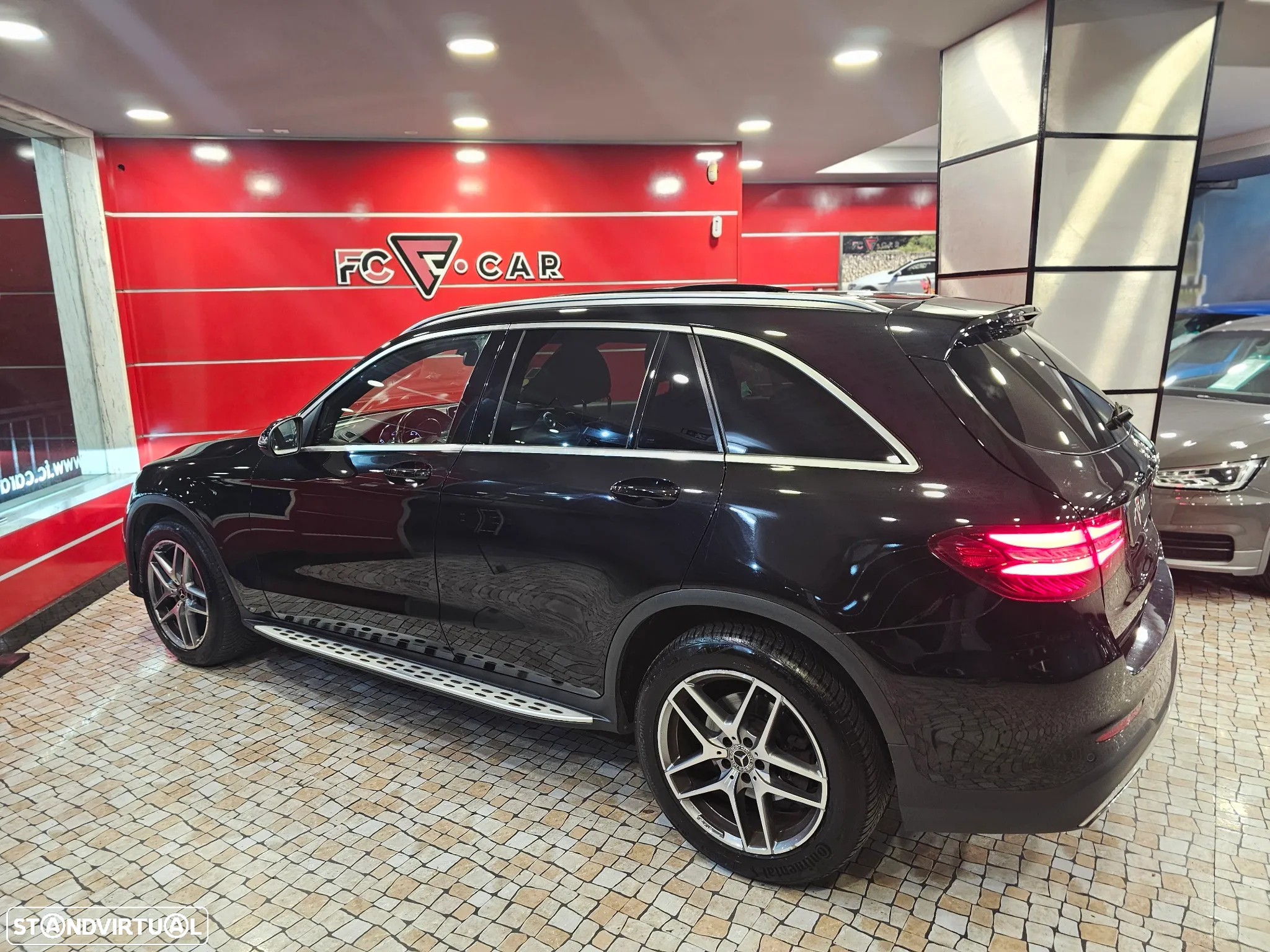 Mercedes-Benz GLC 250 d 4Matic 9G-TRONIC AMG Line - 25