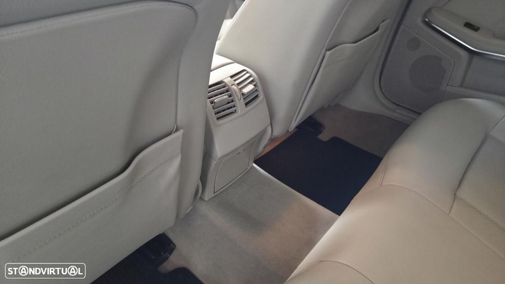 Mercedes-Benz E 250 7G-TRONIC Elegance - 14