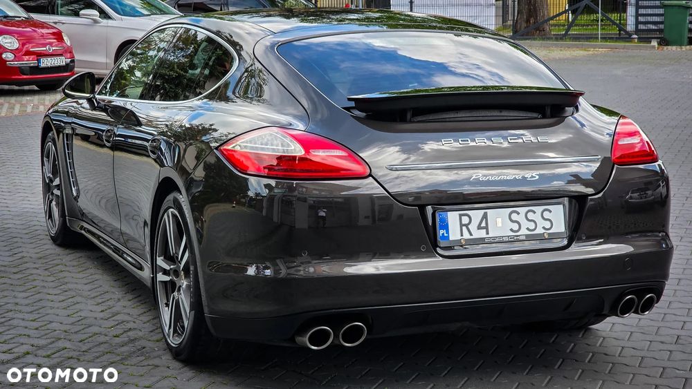 Porsche Panamera 4S - 11
