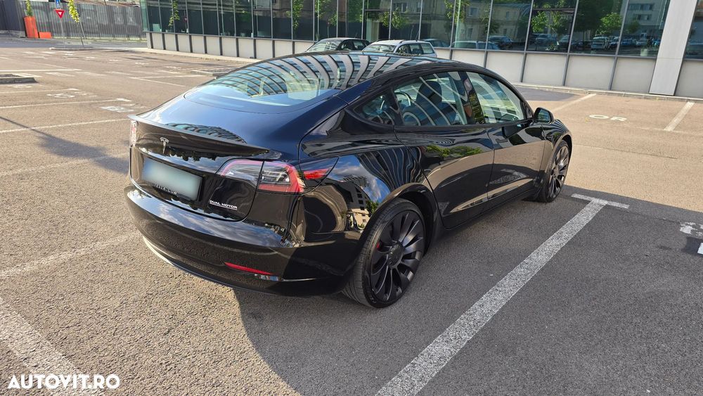 Tesla Model 3 - 10
