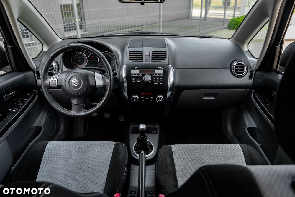 Suzuki SX4 1.6 Comfort 4WD - 25
