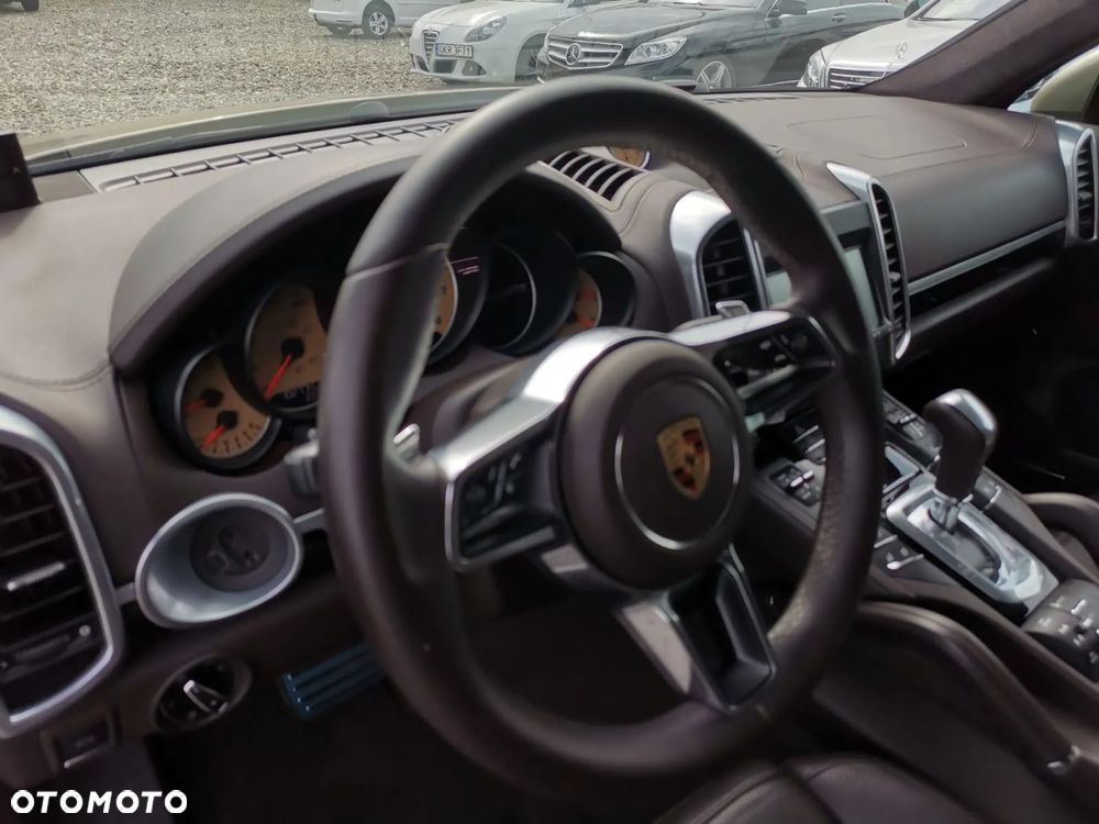 Porsche Cayenne GTS - 22