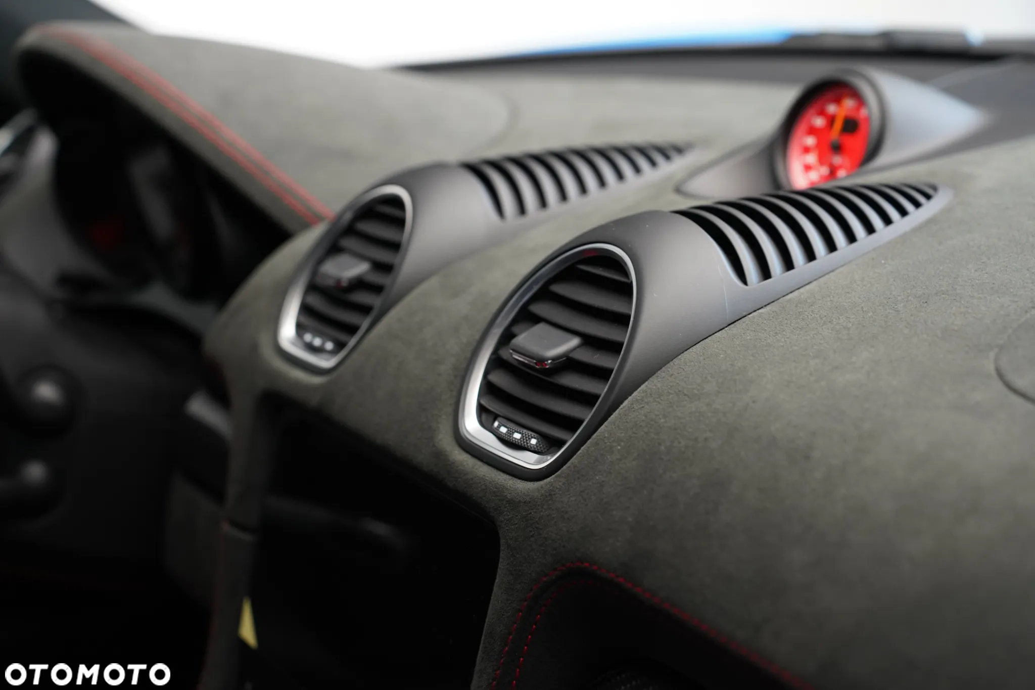 Porsche 718 Spyder - 22