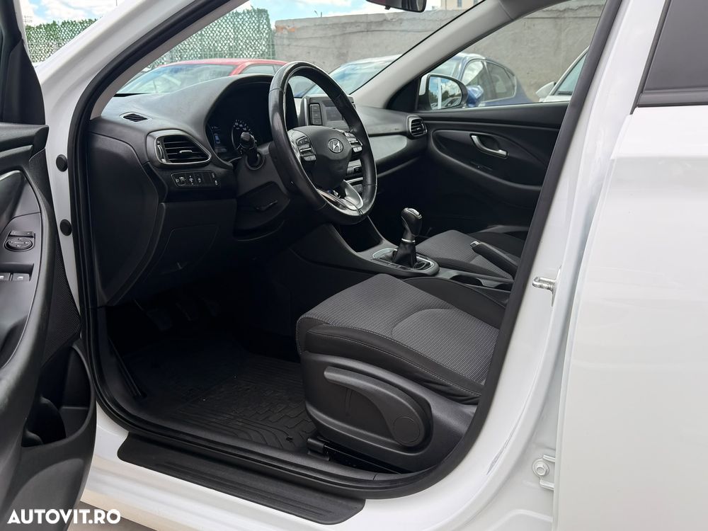 Hyundai i30 1.5 110CP 5DR M/T Comfort - 13