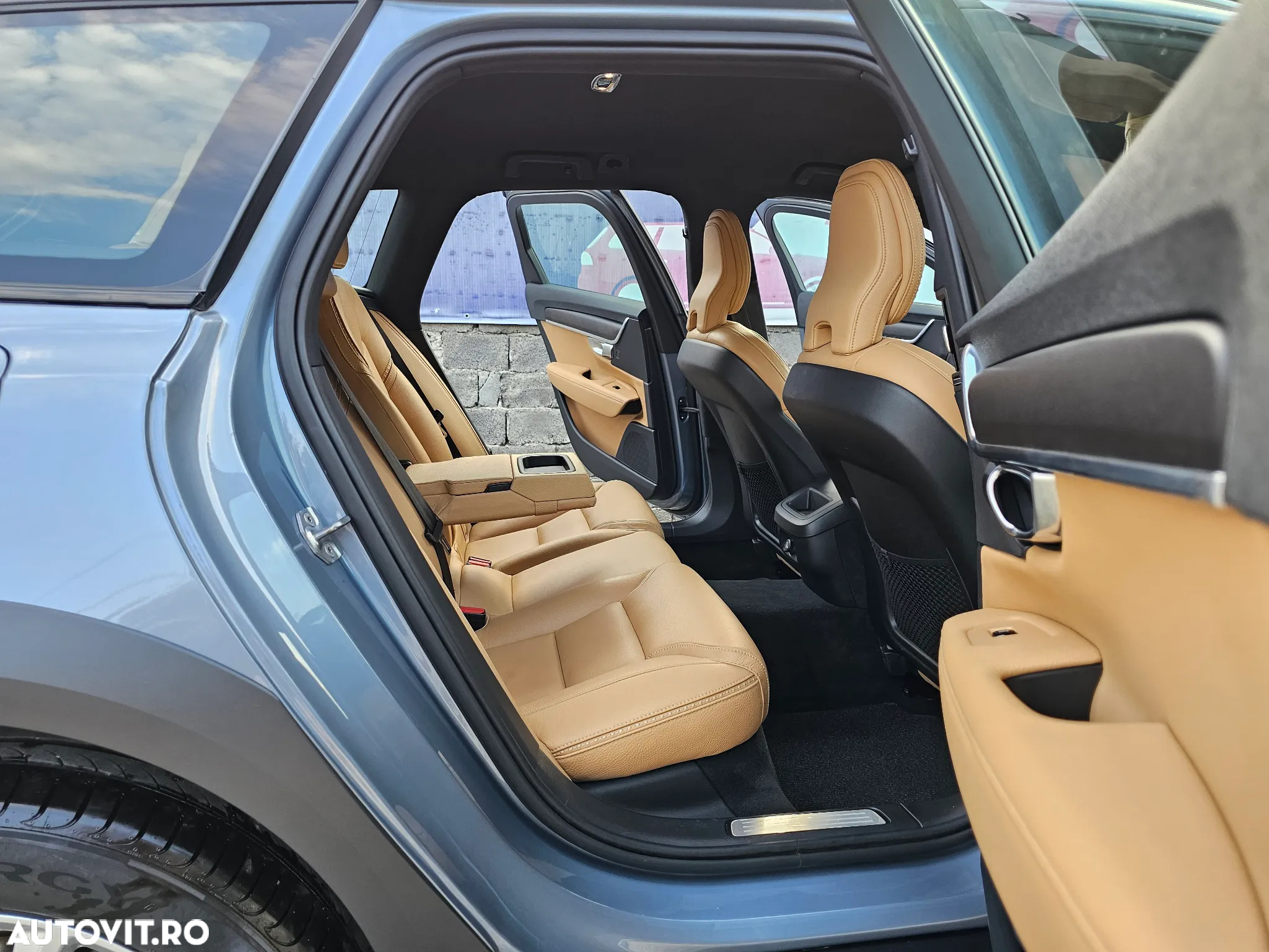 Volvo V90 Cross Country D4 AWD Geartronic Pro - 30