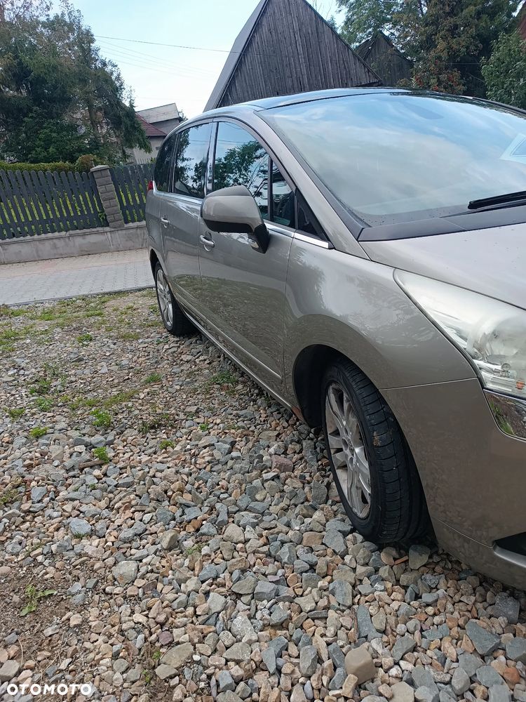 Peugeot 5008 - 10