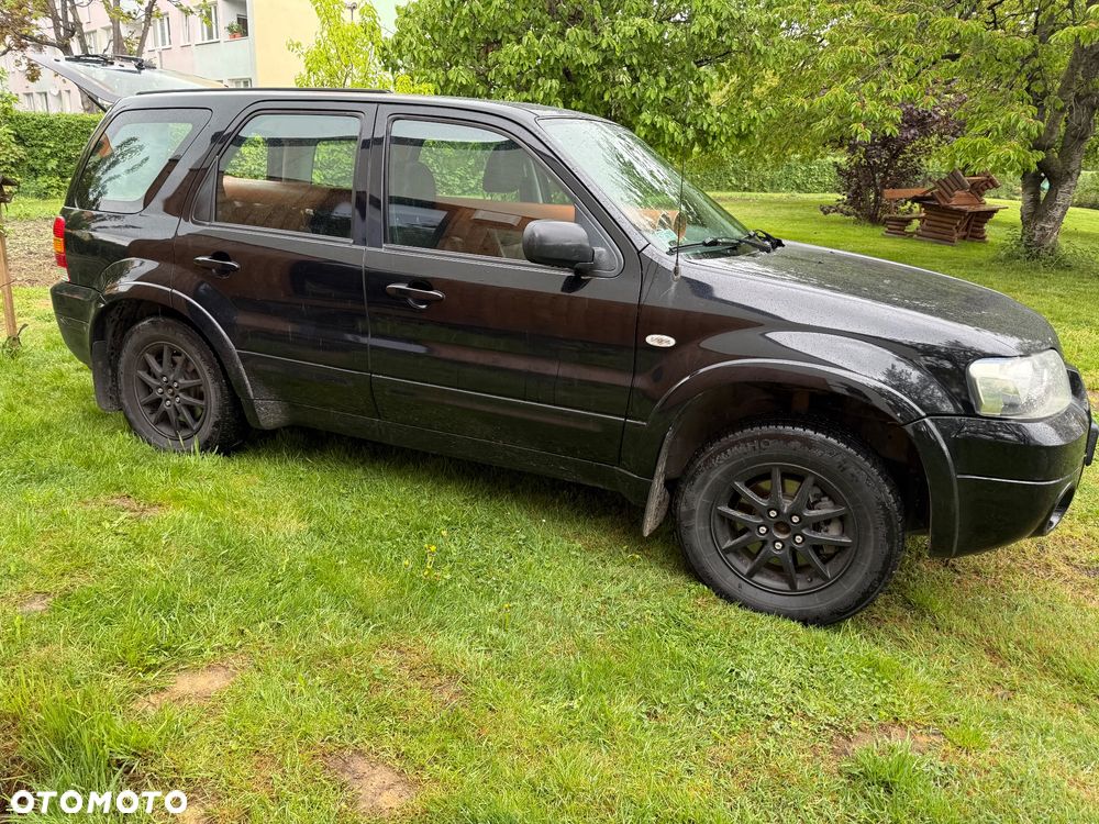 Ford Maverick 3.0 V6 Limited - 25