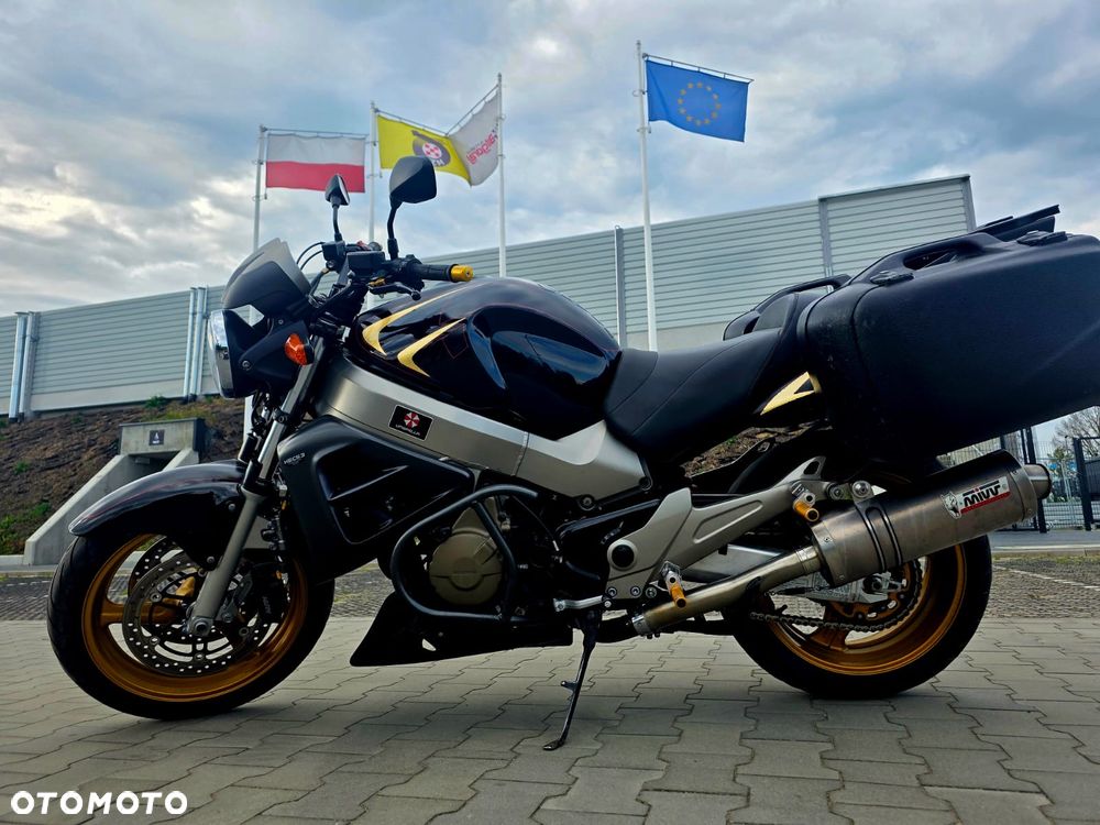 Honda CB - 1