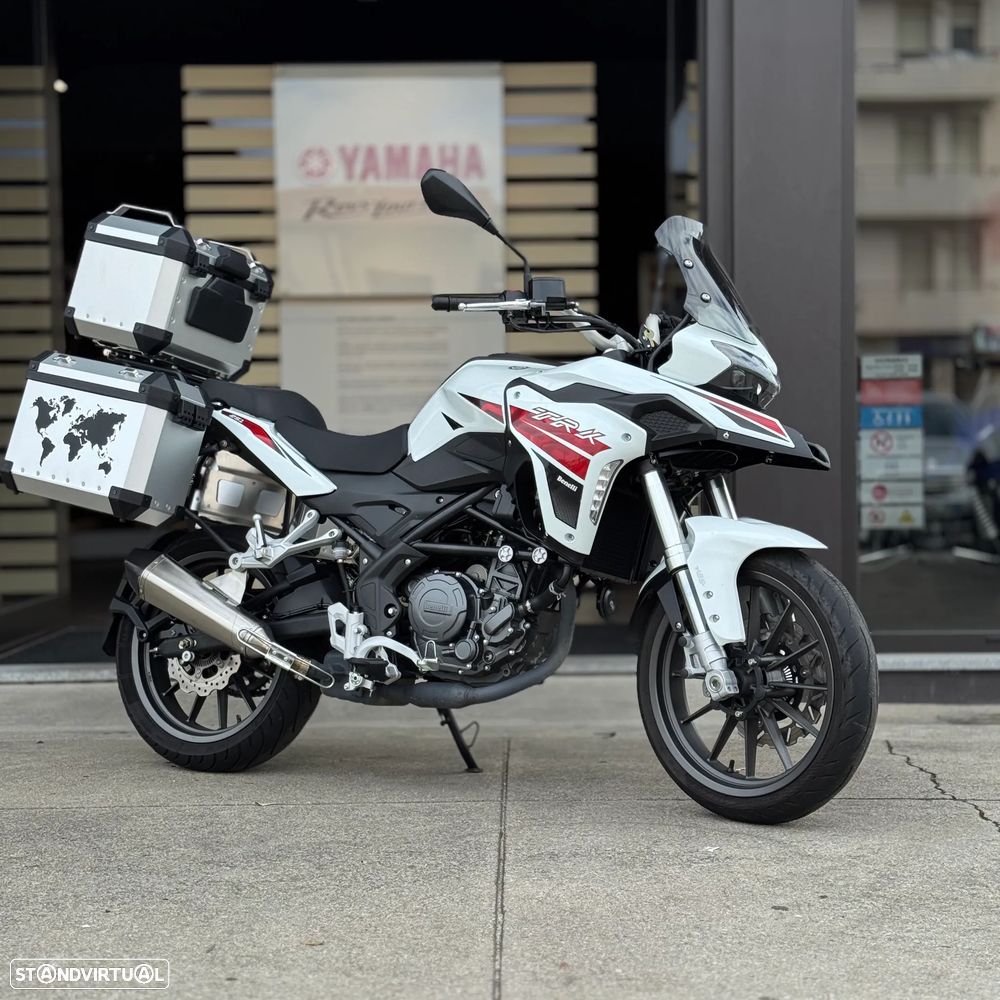 Benelli TRK 251