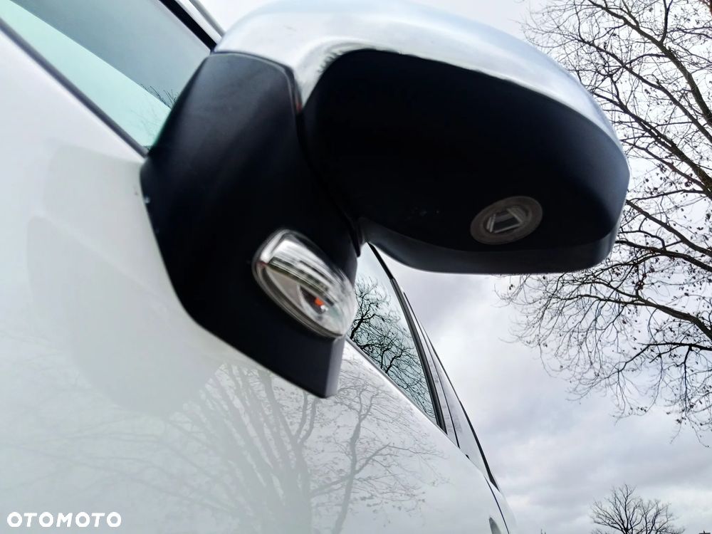 Peugeot 3008 1.6 BlueHDi Style S&S - 11