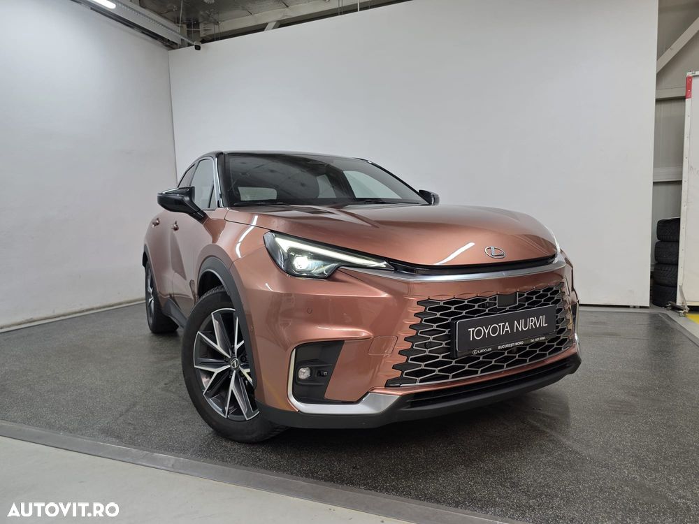 Lexus LBX - 1