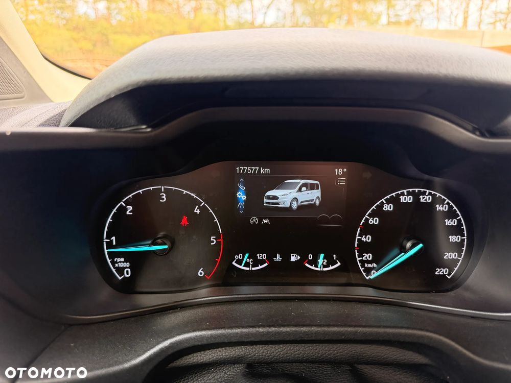 Ford Tourneo Connect 1.5 TDCi Titanium - 8