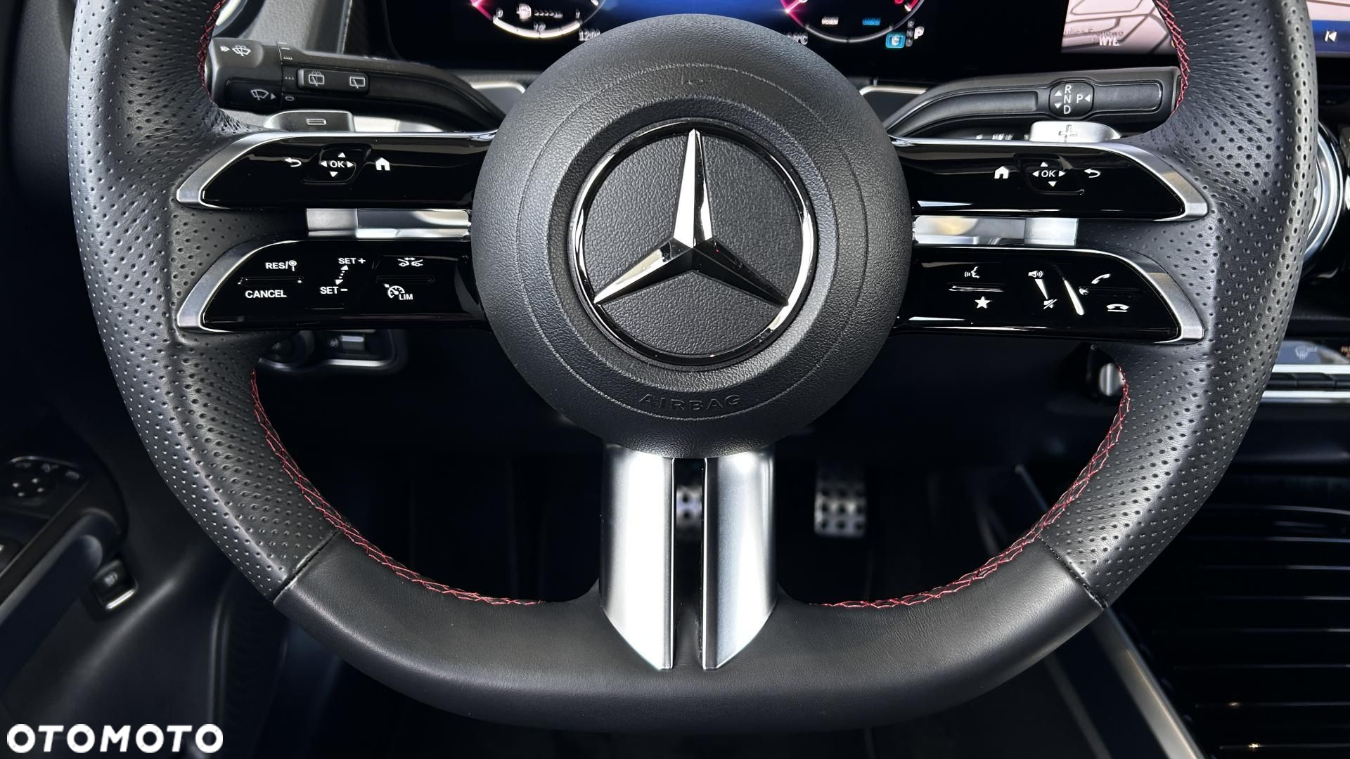 Mercedes-Benz GLB - 14