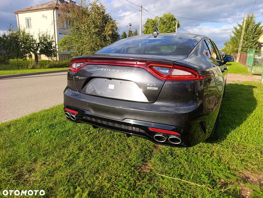 Kia Stinger - 4