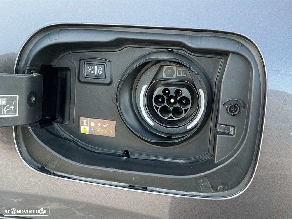 Citroën C5 X 1.6 Hybrid Shine e-EAT8 — fotografia 8