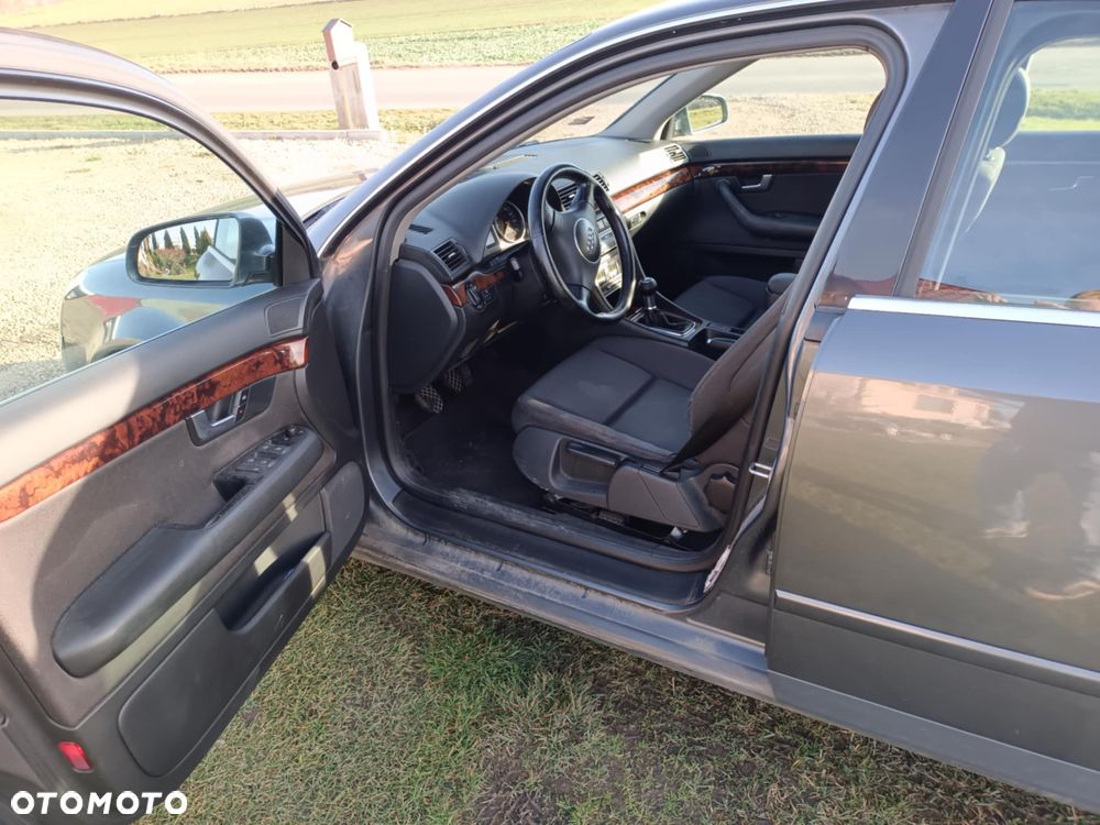 Audi A4 Limousine - 5