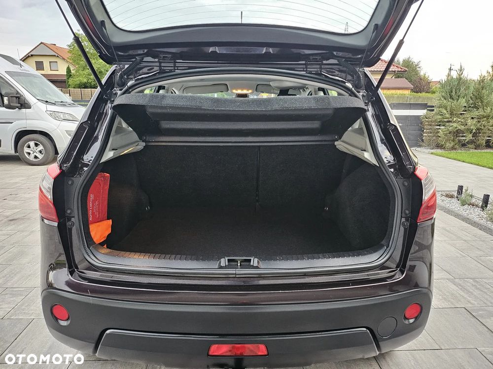 Nissan Qashqai 2.0 360 - 16