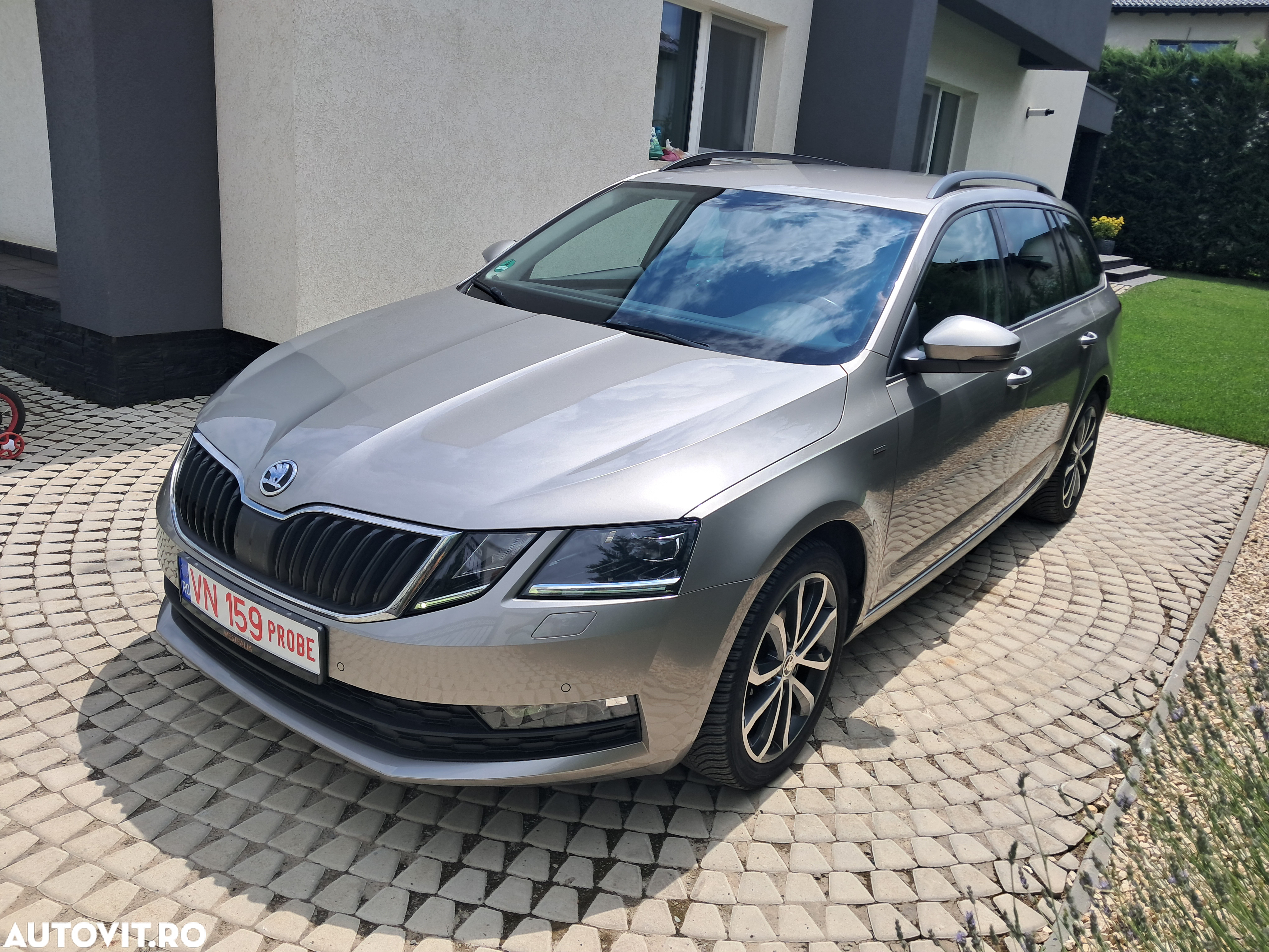 Skoda Octavia Combi 2.0 TDI Drive - 2