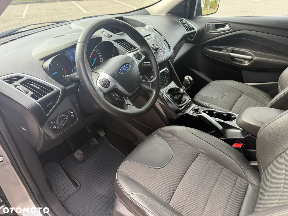 Ford Kuga 2.0 TDCi 4x4 Titanium - 20