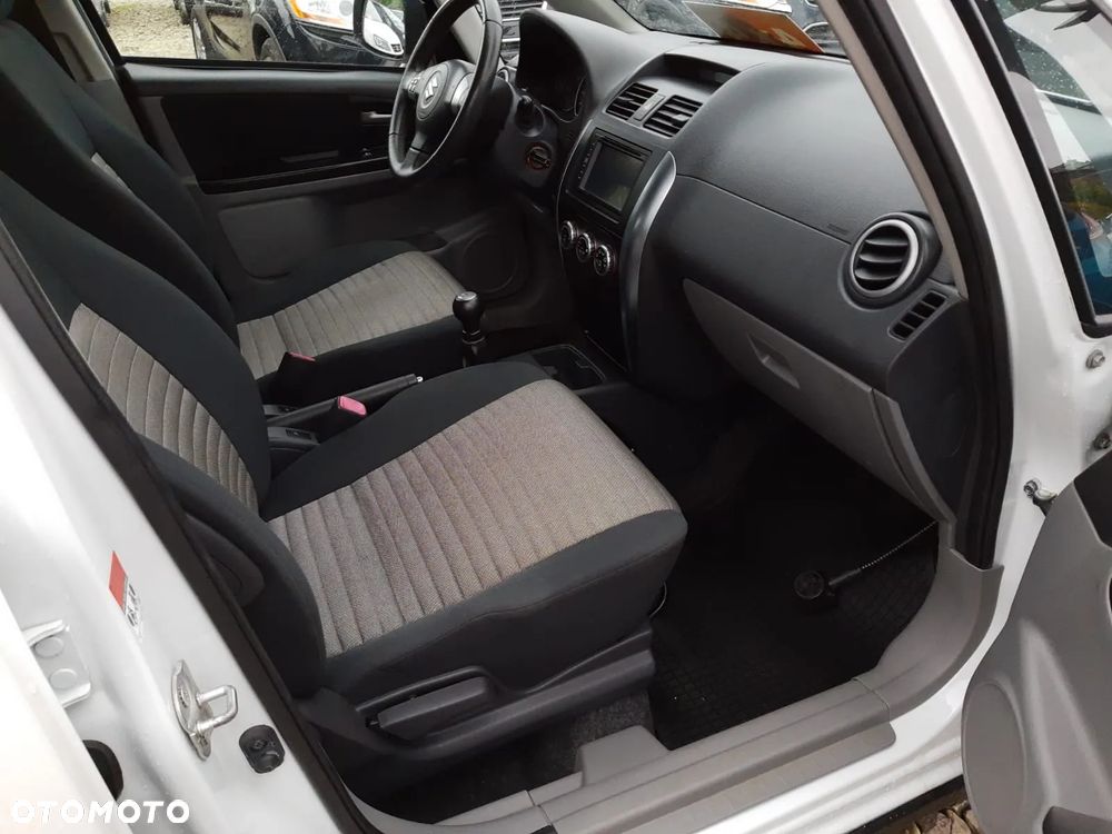 Suzuki SX4 1.6 Comfort Plus 4WD - 3