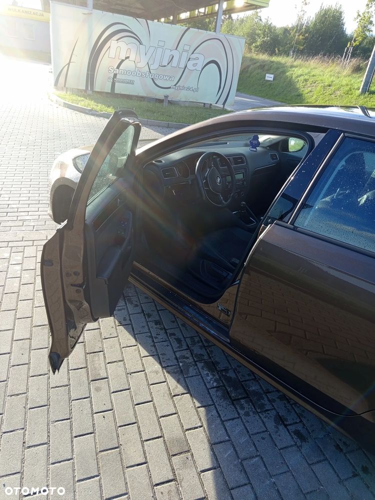 Volkswagen Jetta - 15