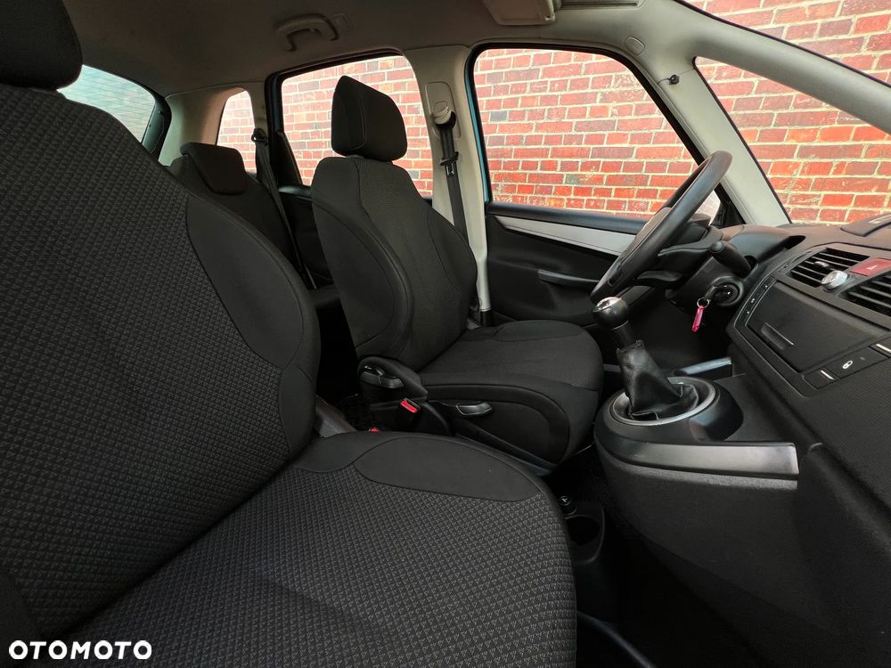 Citroën C4 Picasso - 15