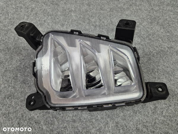 HALOGEN LED DRL PRAWY - SsangYong TIVOLI LIFT 24->