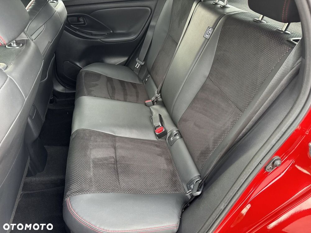 Toyota Yaris - 12