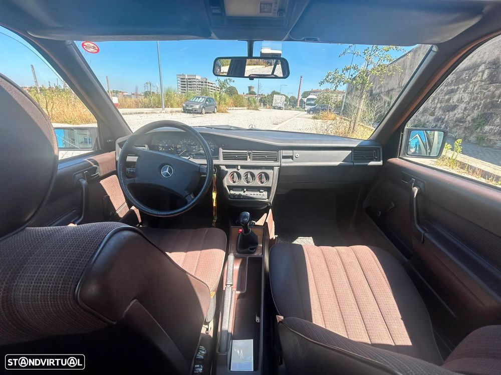 Mercedes-Benz W201 1994 photo 5