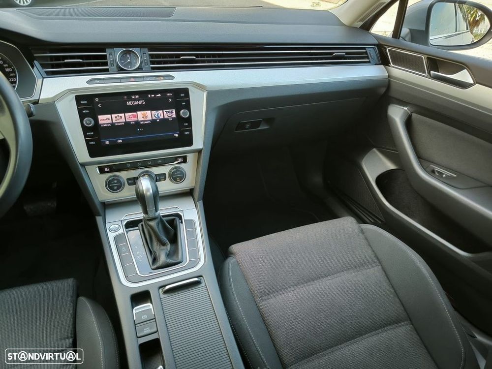 VW Passat 2.0 TDI Business P.DSG - 27