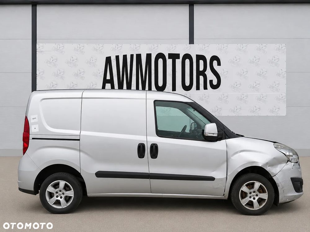OPEL COMBO 2018 *SAMOCHÓD NA CZĘŚCI* 5311 MASKA, LAMPA, DRZWI, LUSTERKO, ZDERZAK, GRILL, BŁOTNIK, KLAPA, BELKA, DESKA, FOTELE, KANAPA, ĆWIARTKA KIEROWNICA, TARCZE, ZACISKI, ZAWIESZENIE, KOMPLETNY PRZÓD, KOMPLETNY TYŁ, LICZNIK, ZEGARY, PRAWE LEWE PRZÓD TYŁ - 2