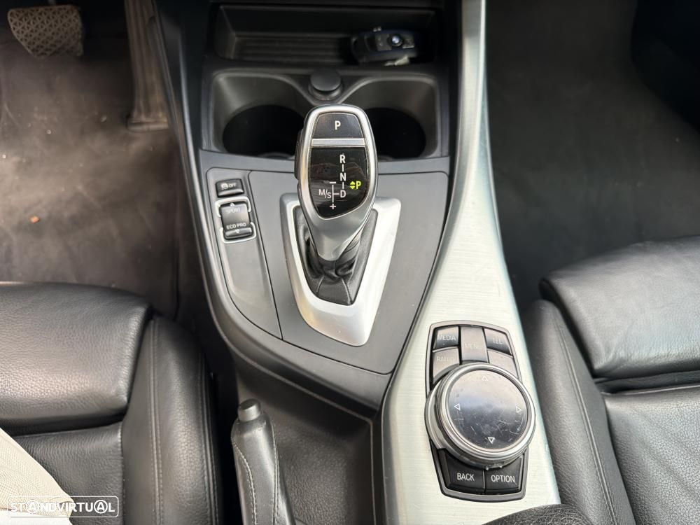 BMW 220 d Coupe Pack M Auto - 13