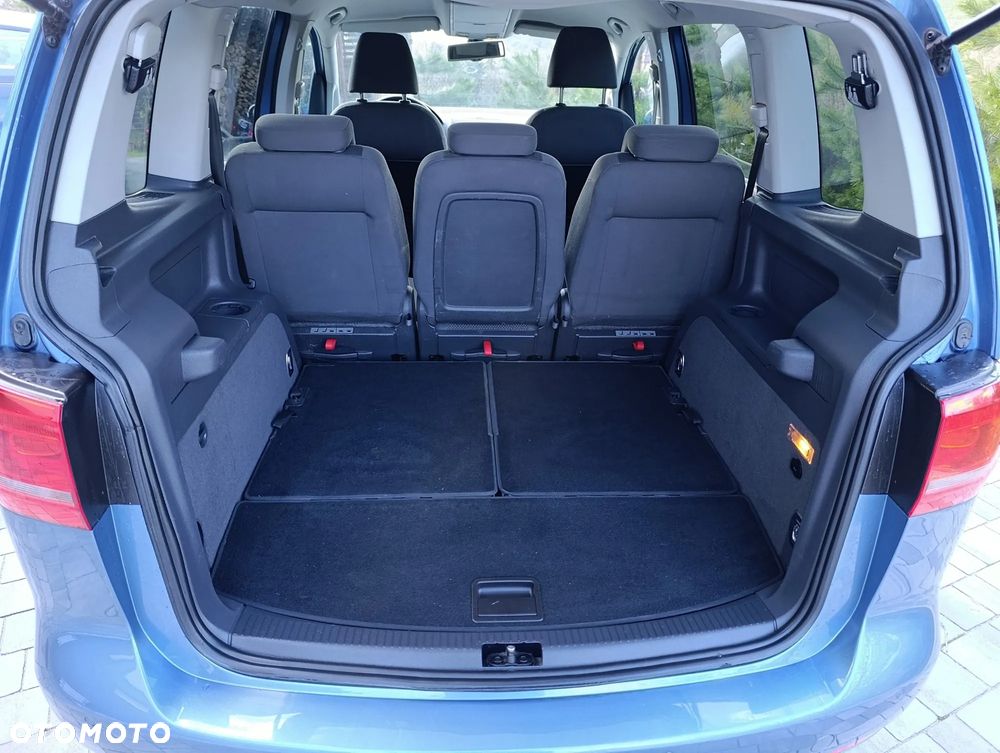 Volkswagen Touran 1.6 TDI DPF BlueMot Comfortline - 12