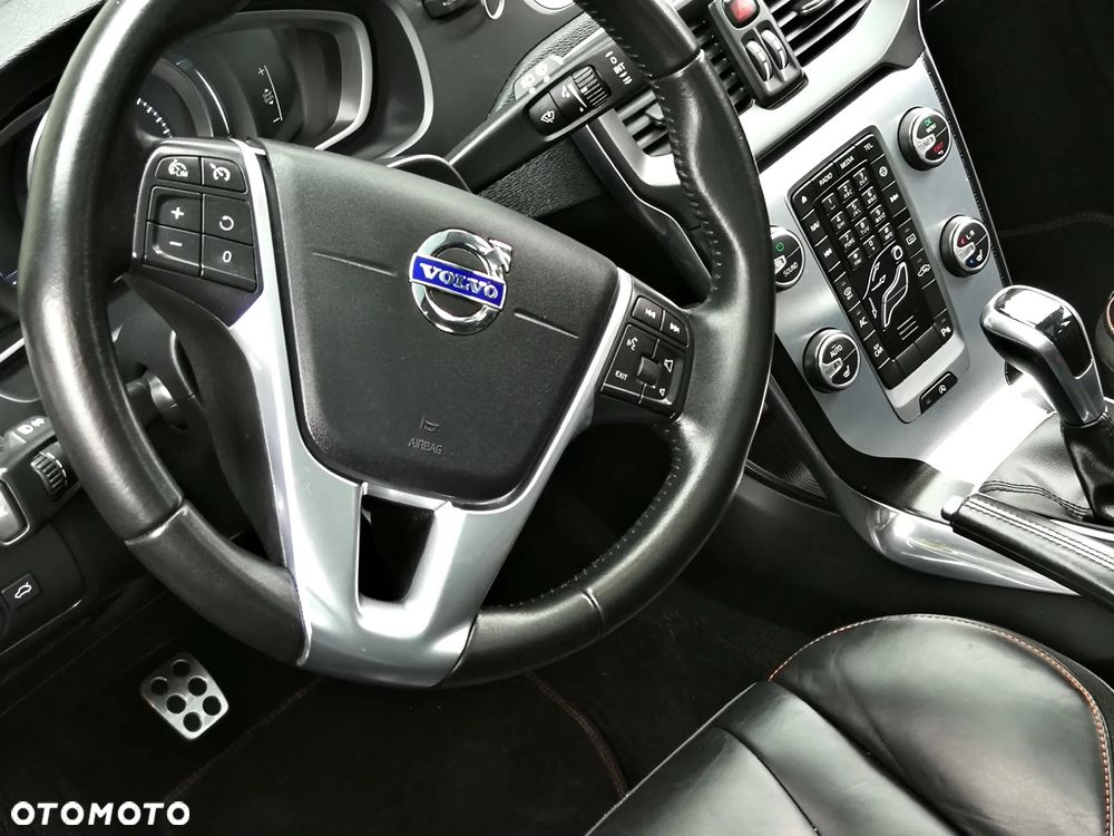 Volvo V40 D4 Ocean Race - 8