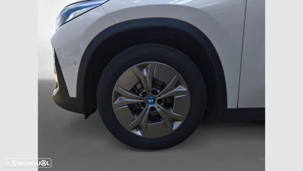 BMW iX1 xDrive30 — fotografia 16