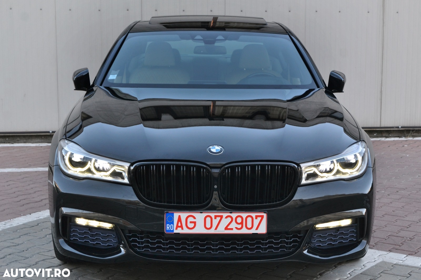 BMW Seria 7 740i - 29