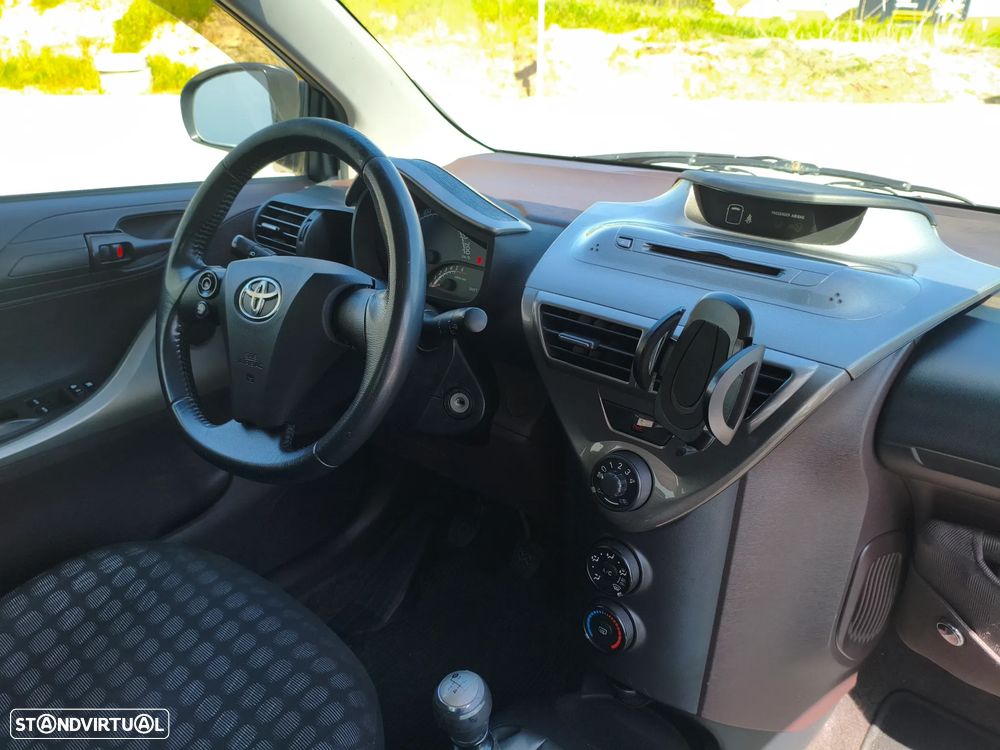 Toyota iQ 1.4 D-4D + - 18